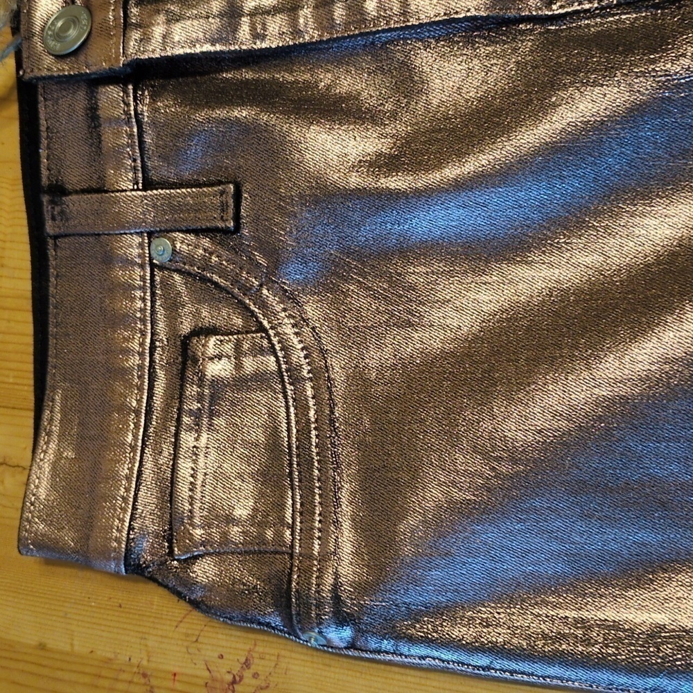 Upgrade Your Wardrobe with NWT Hudson Centerfold Skirt - The Ultimate Must-Have - Picture 5 of 14